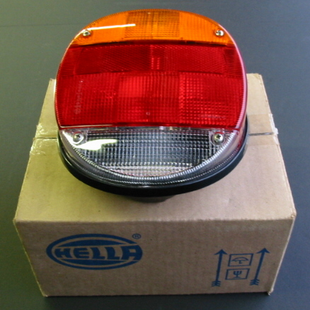 133 945 096 - LEFT OR RIGHT TAIL LIGHT ASSEMBLY HELLA
